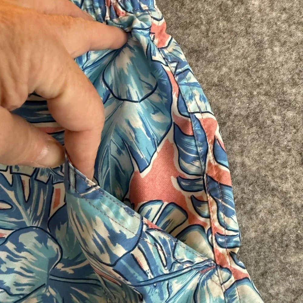 Vineyard Vines Shorts Mens Medium Blue Pink‎ Floral Swim Trunks Mesh Lined